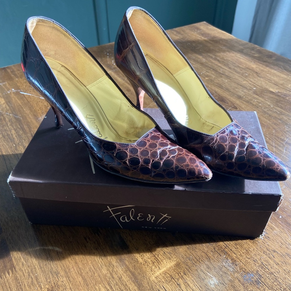 Falenti New York kitten heel leather pumps